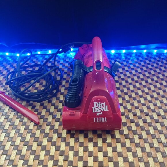 Dirt Devil by Royal Ultra Red Electric Hand Vac Handheld Vacuum Cleaner - Picture 3 of 3
